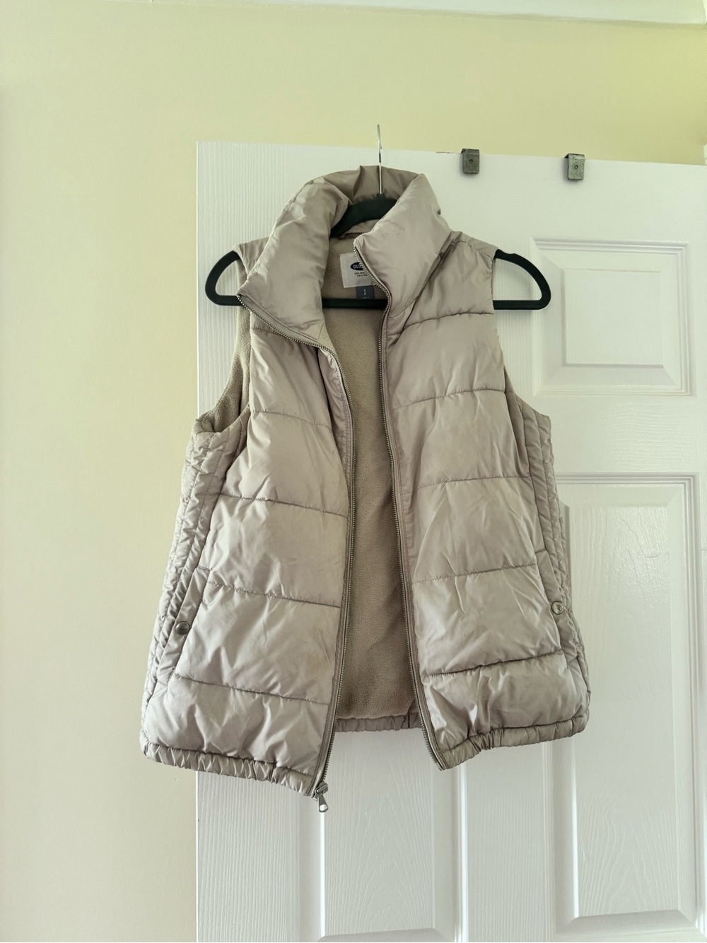 Old Navy Light Taupe Quilted Puffer Vest
